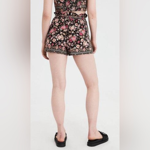 SOLD Ⓜ️ American Eagle Outfitters Paper Bag Shorts - Picture 2 of 8